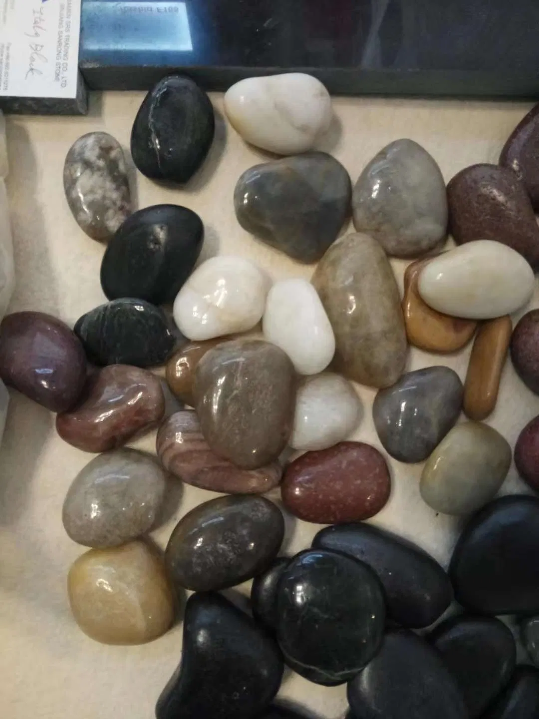 Natural River Rock Stone Pebbles for Garden Landscape Decoration