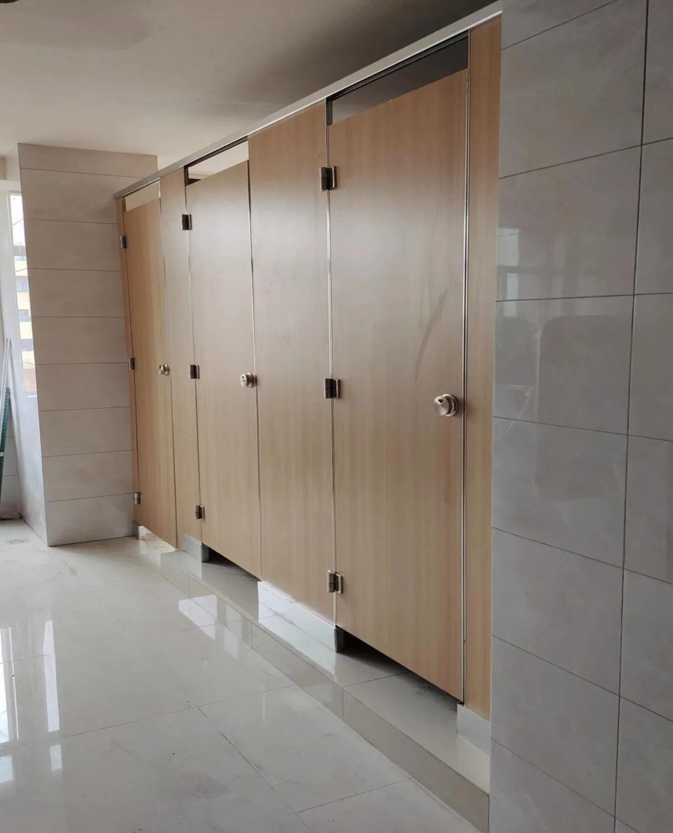 Factory Direct Best Price Phenolic Toilet Partitions Bathroom Cubicle