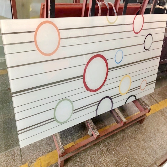 Colorful Silk Screen Printed Glass Artwork Customization Eco Friendly for Interior Decor