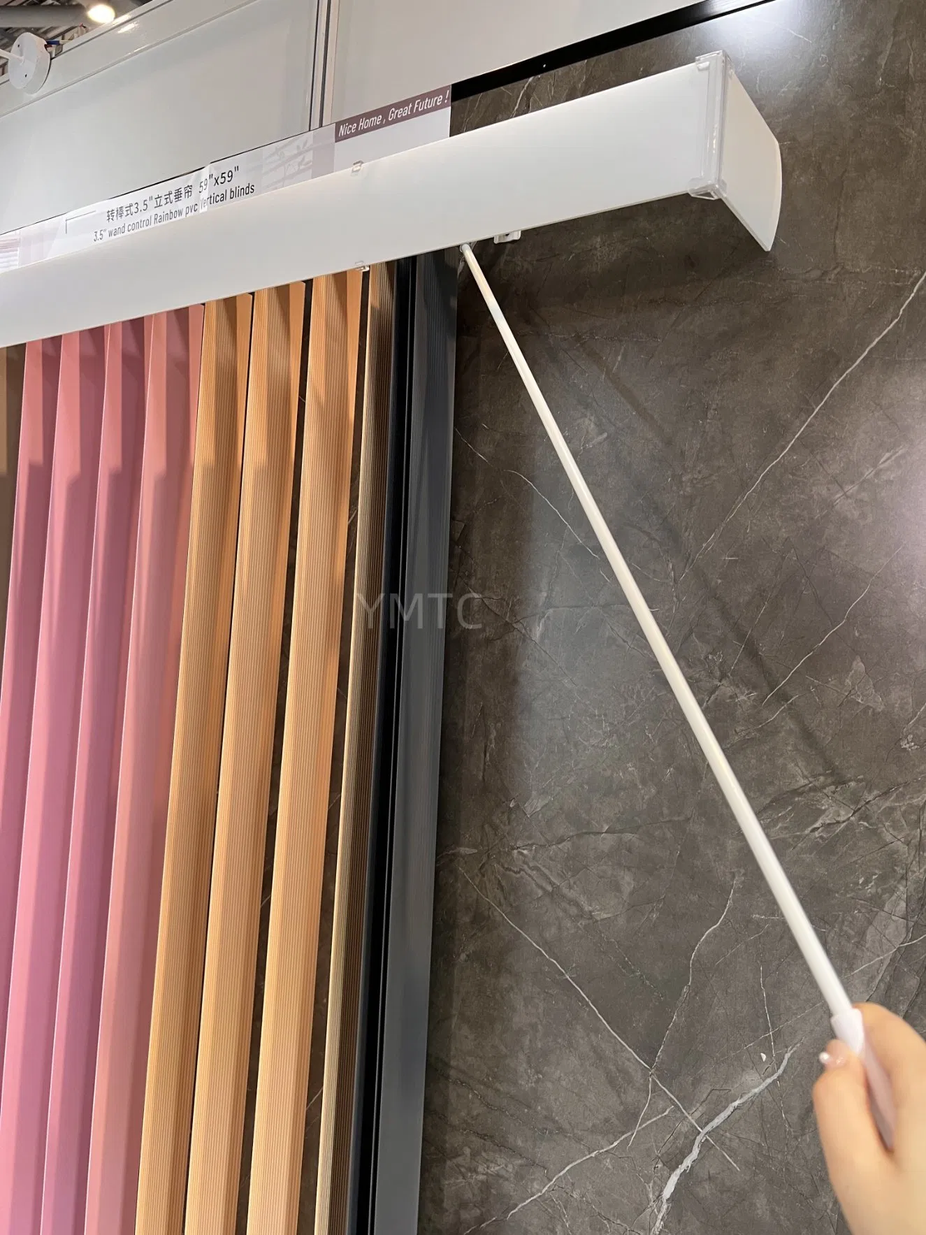 China Factory Indoorwand Control PVC 3.5" Slat Vertical Blinds