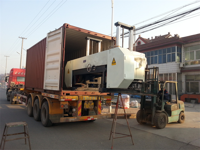 Ленточная пила по дереву горизонтальная для твердых пород