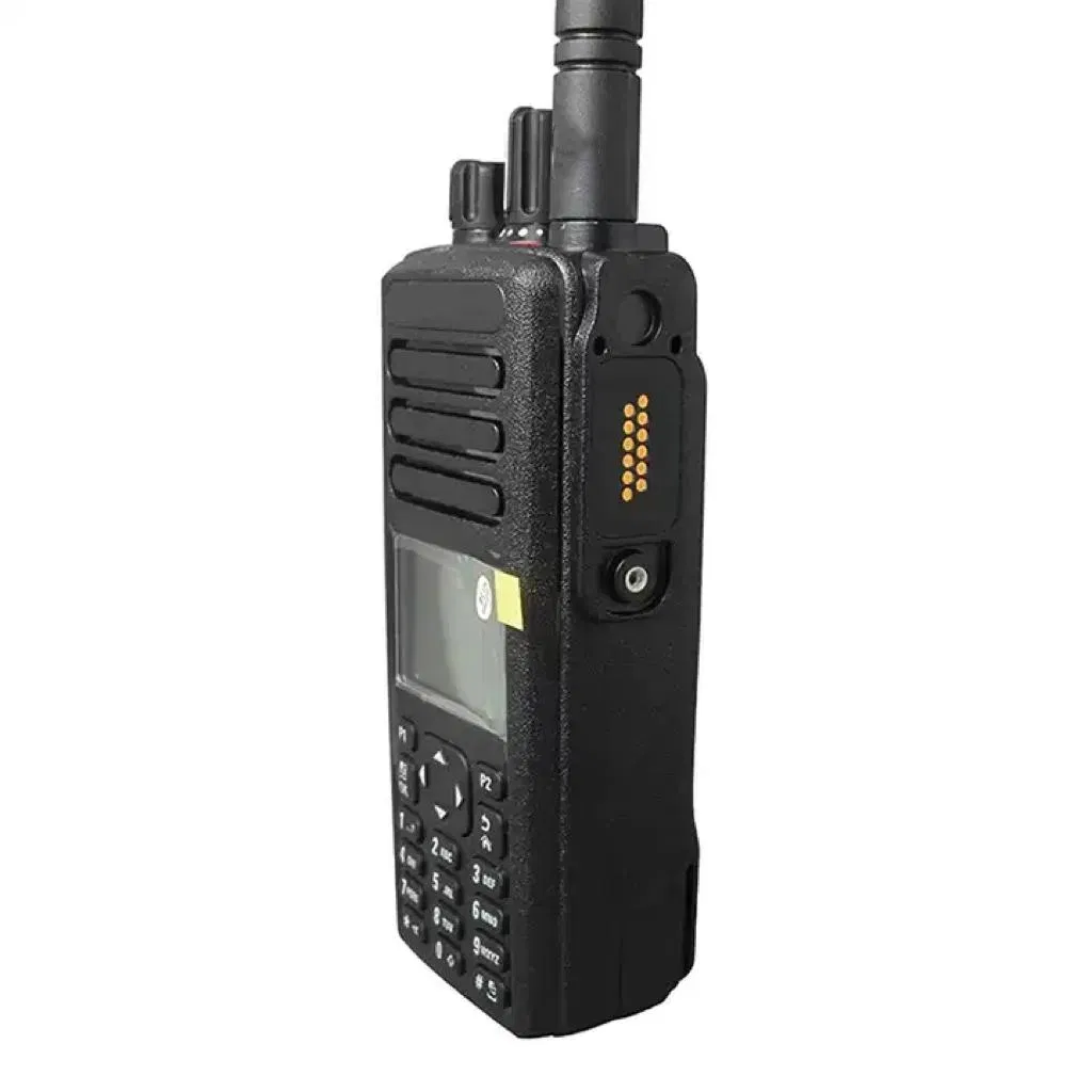 Портативная рация DMR XIR P8660I, дальность до 8 км