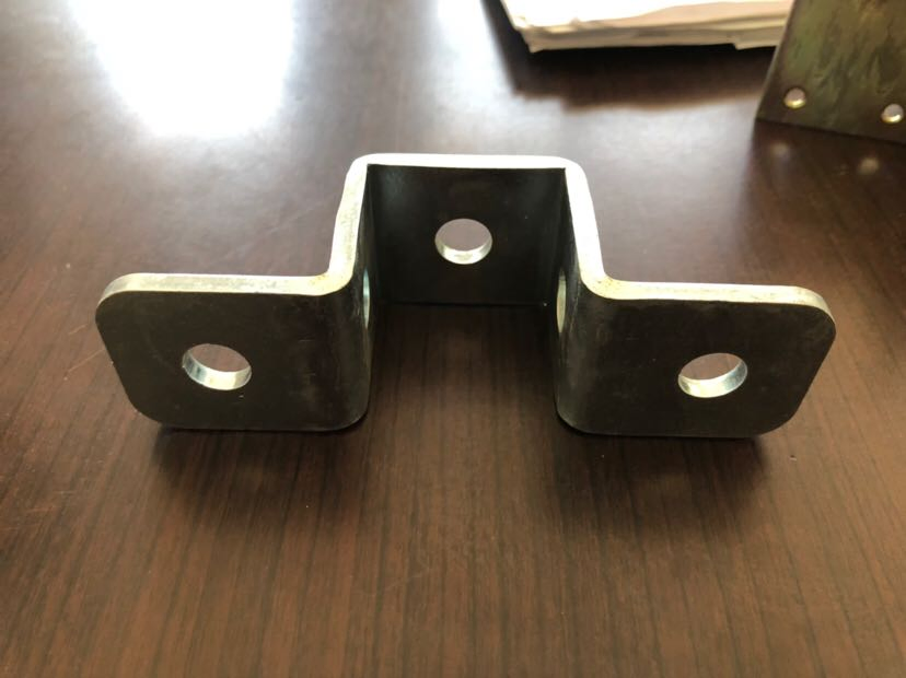 Грунтовый анкер U-образный оцинкованный с отверстиями