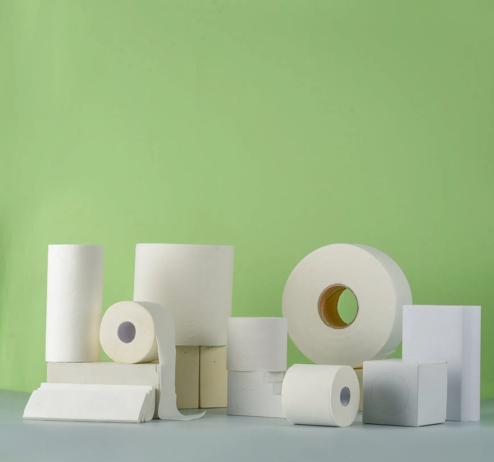 OEM/ODM Eco-Friendly Customizable 1ply/2ply/3ply/4ply White Strong and Absorbable Recycled Toilet Tissue Roll Paper for Bathroom/Hotel/Home