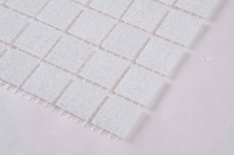 Белая мозаичная плитка для кухонного фартука