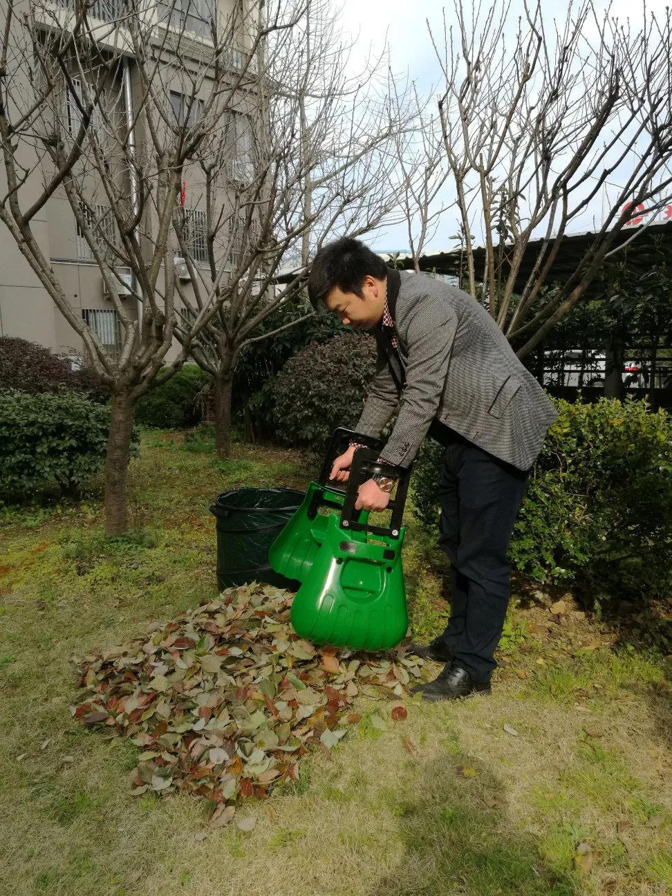 Leaf Collector Scoops Hand Rake for Leaf Picker Gardening Tool