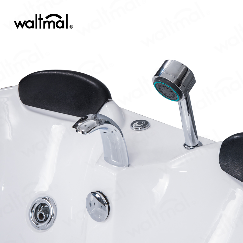 Угловая ванна для двоих с аэромассажем