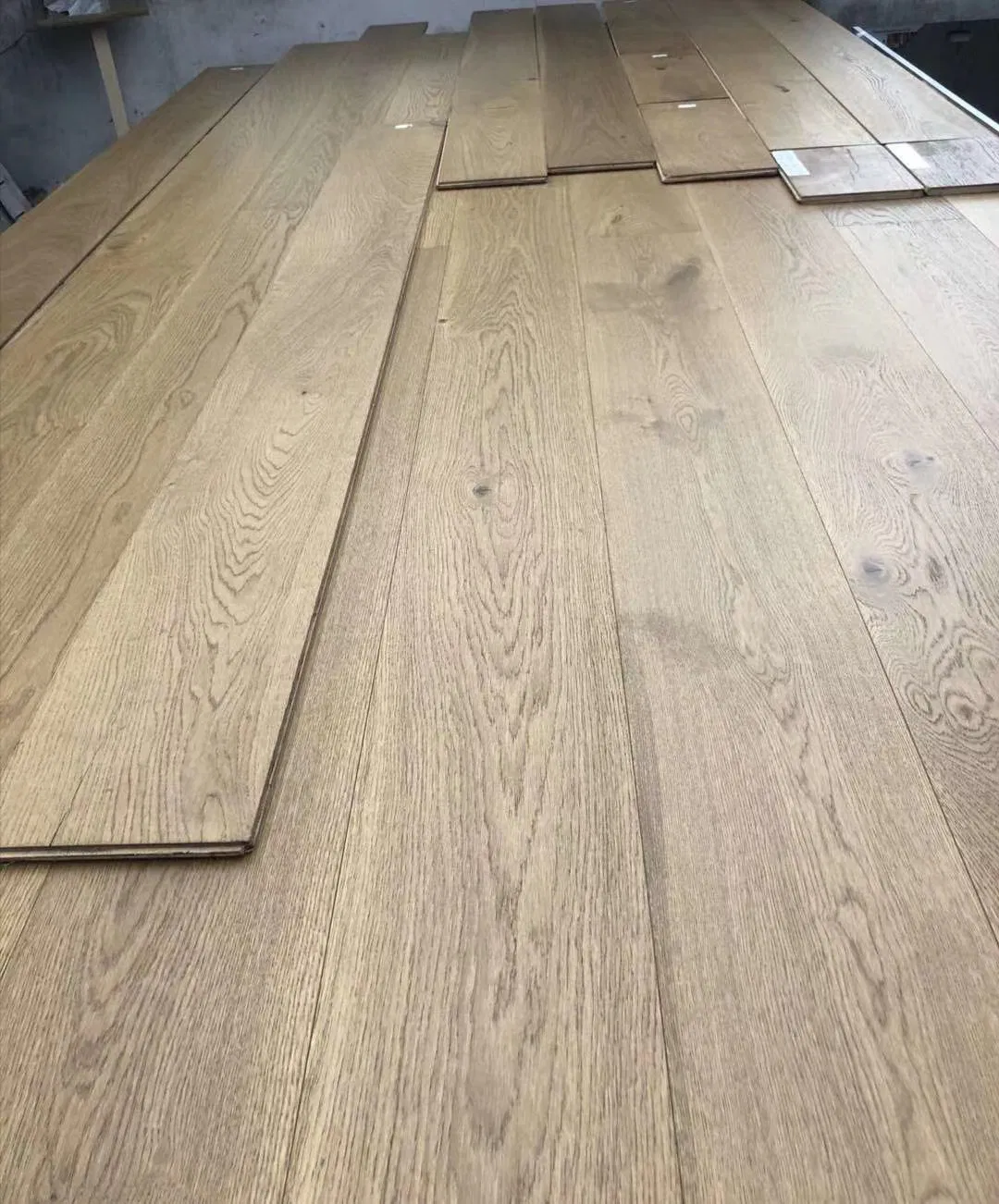 Широкополосная паркетная доска из дуба 190-300 мм