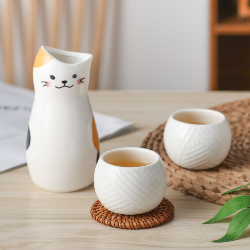 Japanese Sake Set with Cute Cat for Gift or Home Decoration