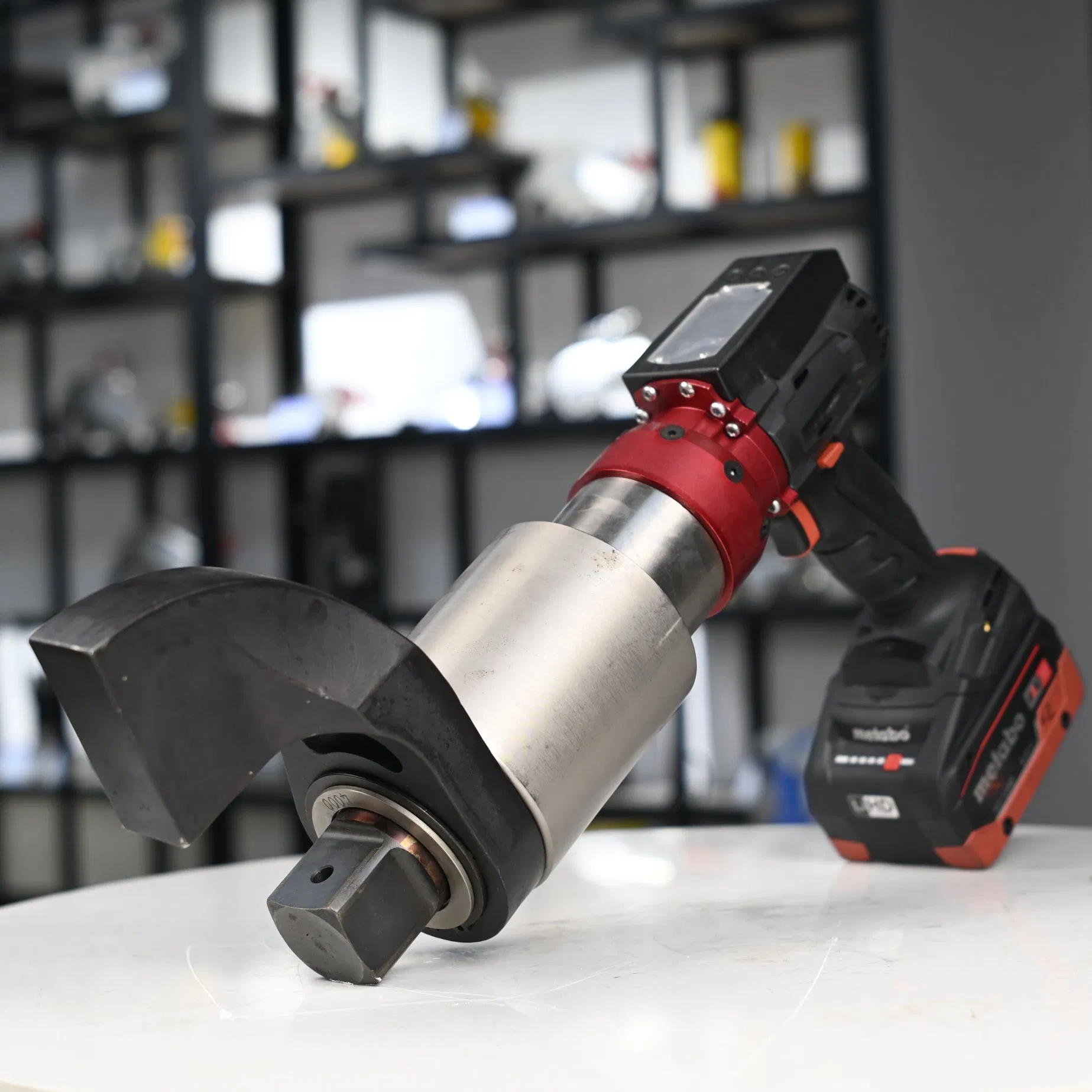 4000Nm Battery Operated Digital Display Lithium Battery Torque Wrench