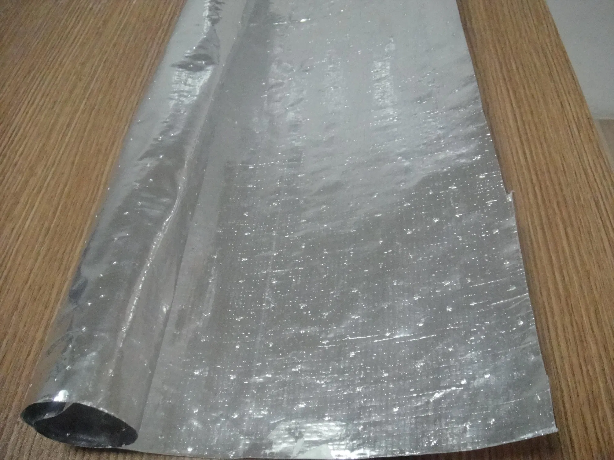 Metalized Pet Film Aluminium Foil Woven Fabric Insulation / Woven Fabric with Aluminum Foil Heat Insulation