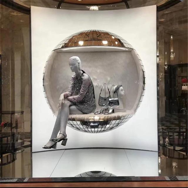 Professional Manufacturing Boutique Store Props Retail Store Decoration Retail Store Winter Window Display Props