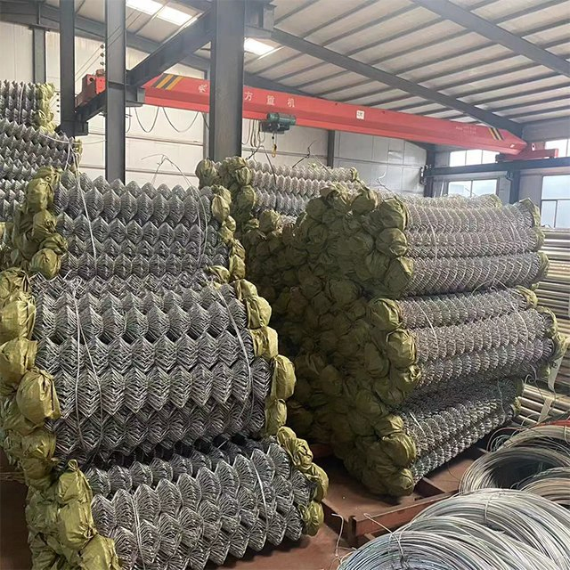 Diamond Galvanized PVC Coated Chain Link Cyclone Security Chainlink Mesh Fence