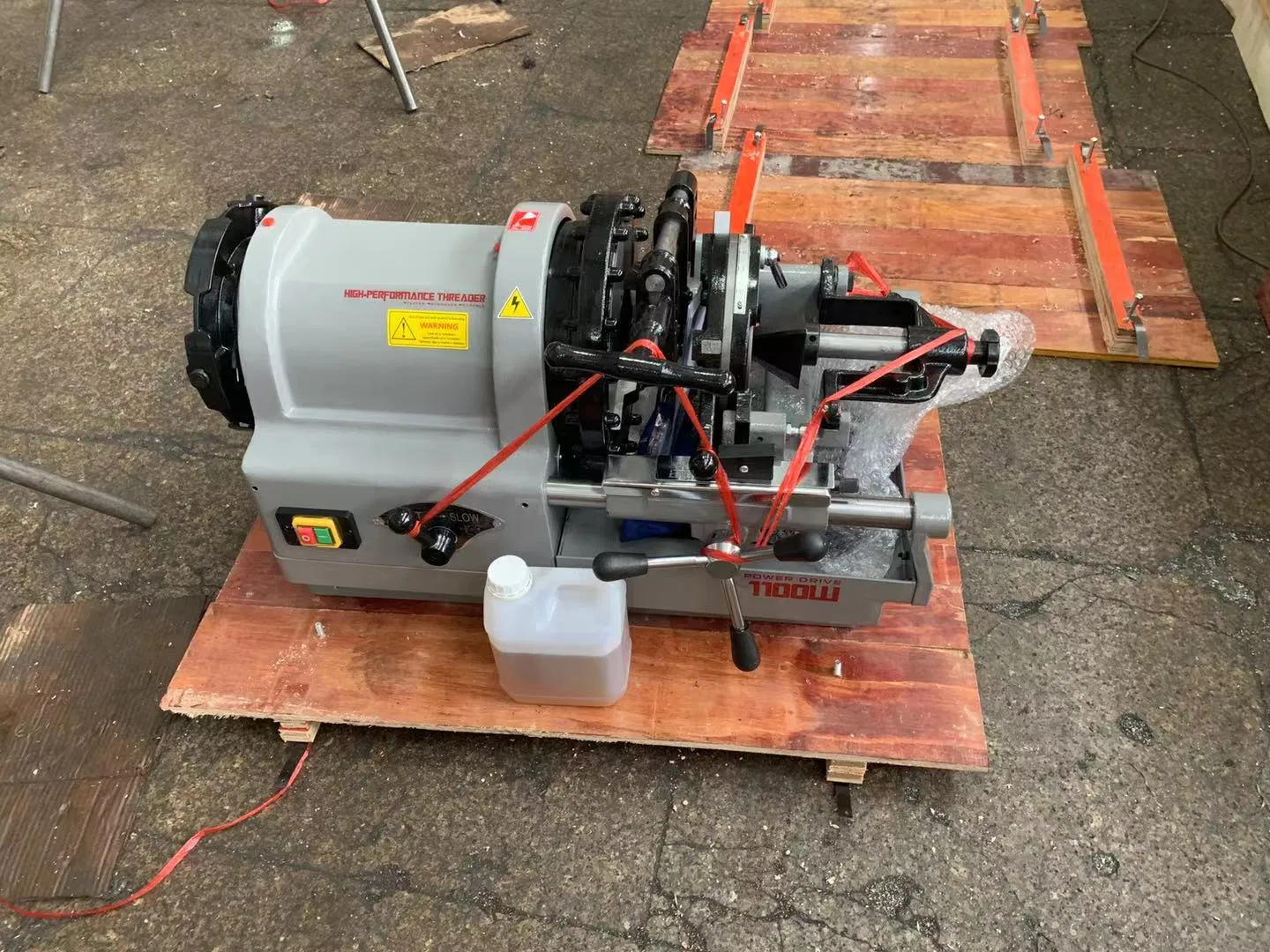 NPT BSPT Heavy Duty Automatic Pipe Threader 1/2"-4" Electric Gi Pipe Threading Machine