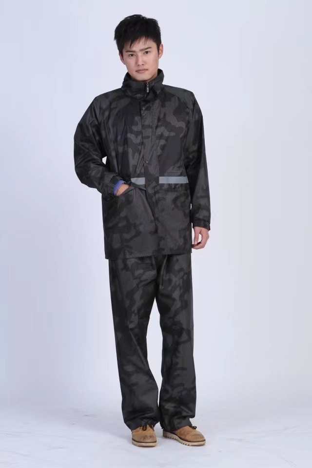 Wholesale Black Polyester Reflective Motorcycle Raincoat for Outdoor Rainy Days