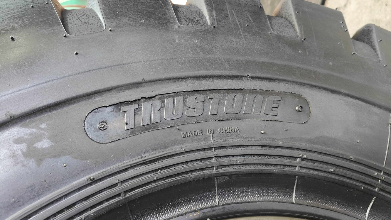 Шина внедорожная 23.5-25 для тяжелой промышленной техники