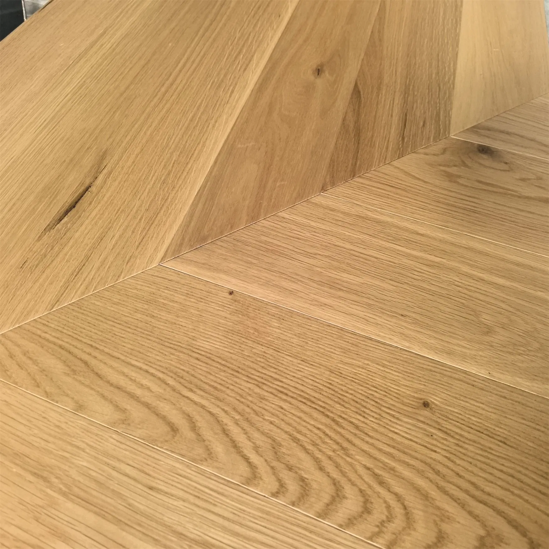 15mm Indoor Oak Flooring Solid Wood Multilayered Natural European Oak White Engineered Hardwood Flooring