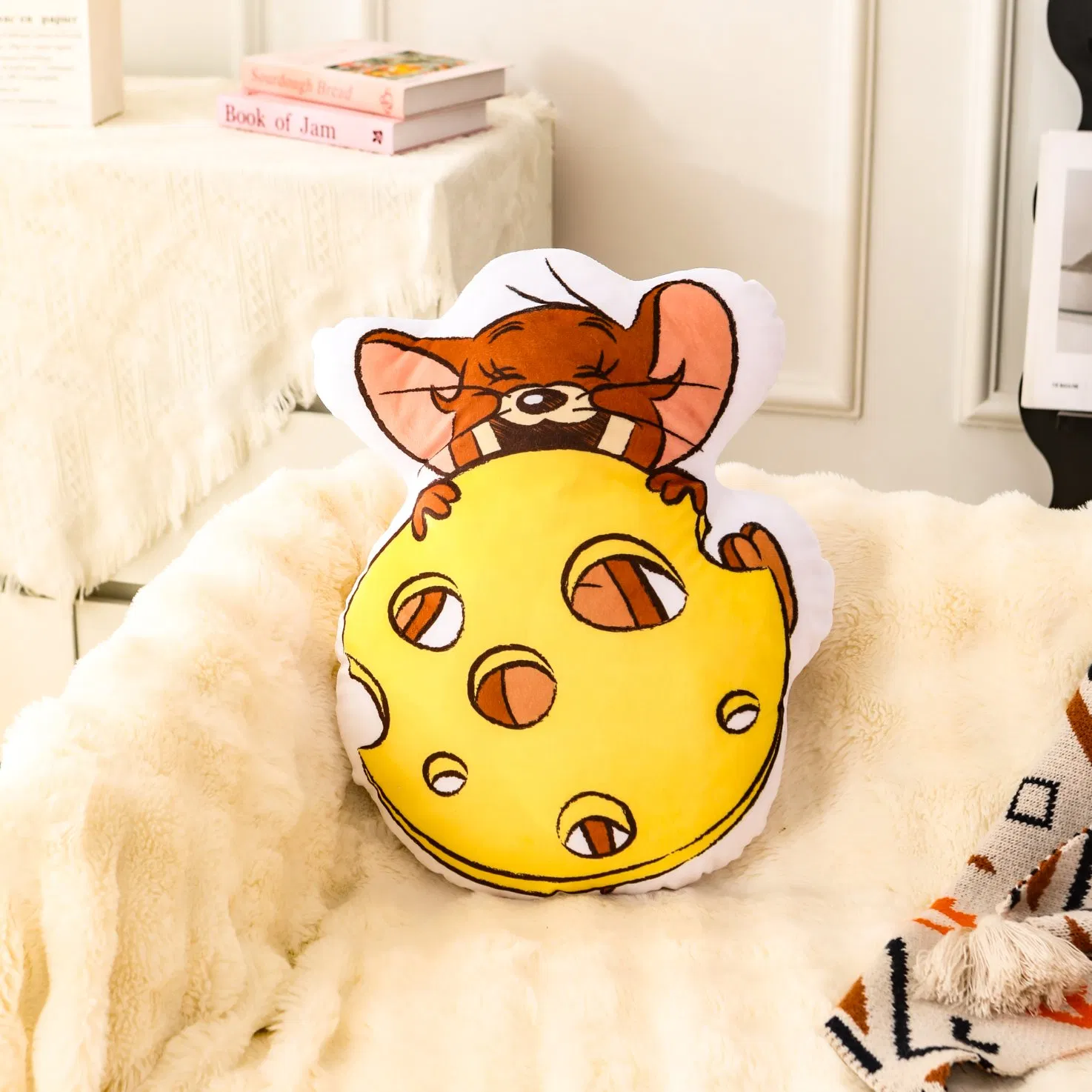 Cheap Custom Pillow PP Cotton Comfortable Hugging Different Shape Throw Pillow Covers