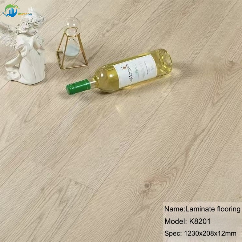 Anti-Fade Laminate Flooring Wood Grain Design E1 Standard for Hotel & Residence