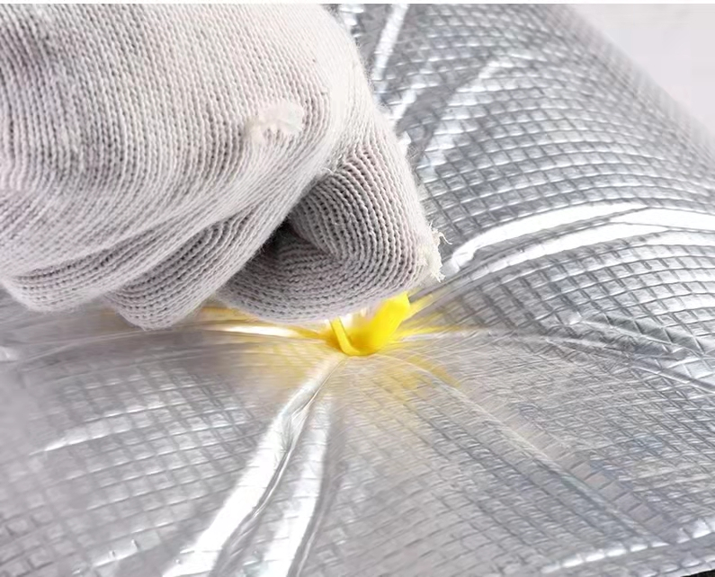 Embossed Aluminium-Foil with Aluminium-Foil-Closed Closed Foam as Cavity Insulation
