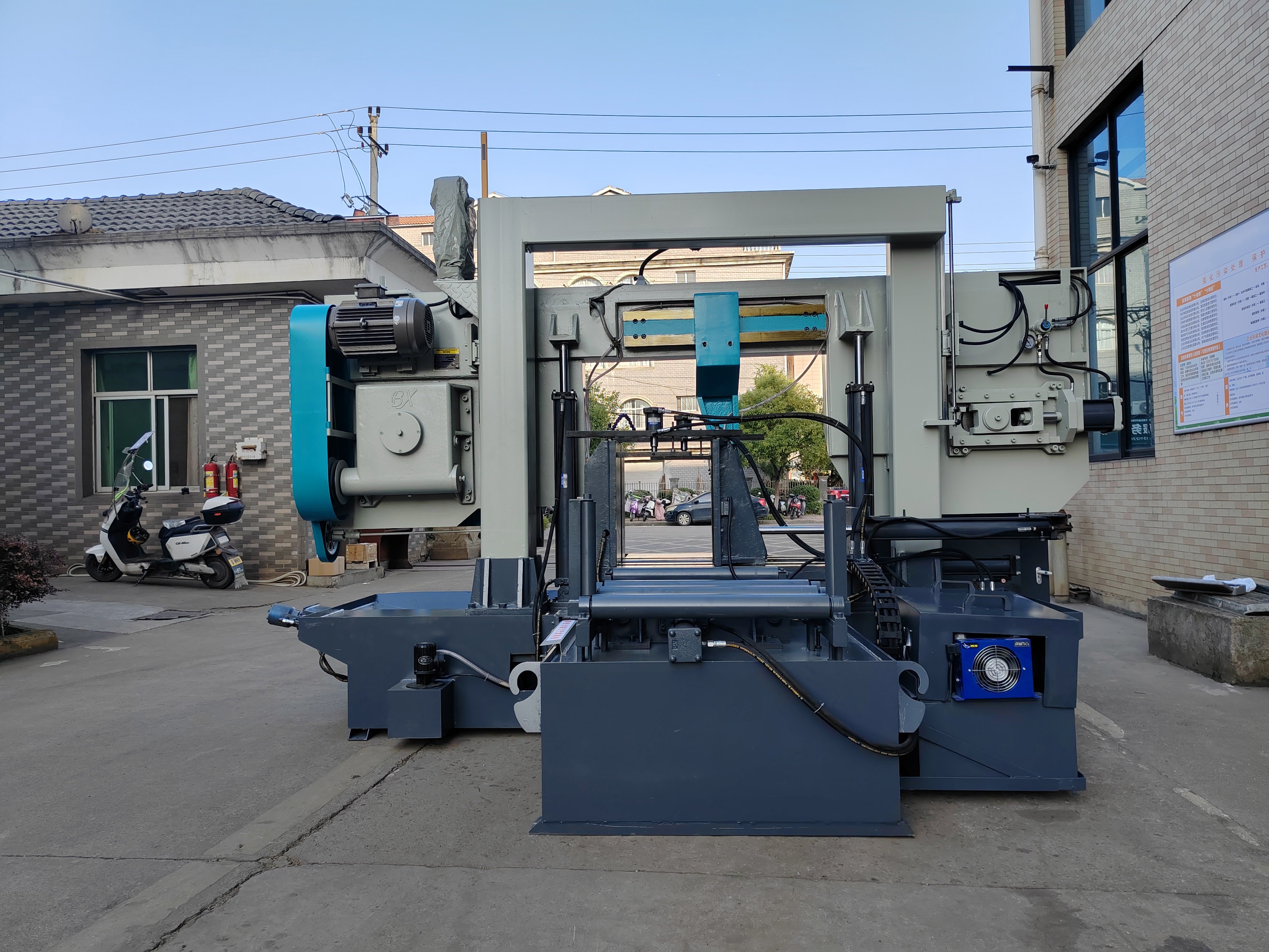 Станок ленточнопильный горизонтальный автоматический по металлу GZ4265