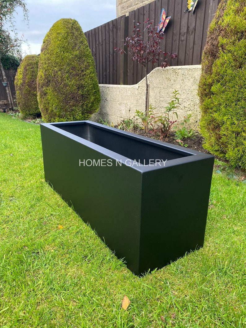 Кашпо металлическое уличное большое ручной работы античное