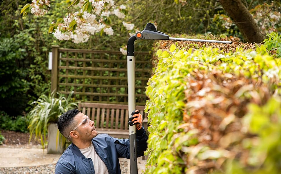 Yard Force 12V Iflex Urban Cordless Hedge Trimmer with Lithium-Ion Battery 35cm Cutting Length - Lh F35