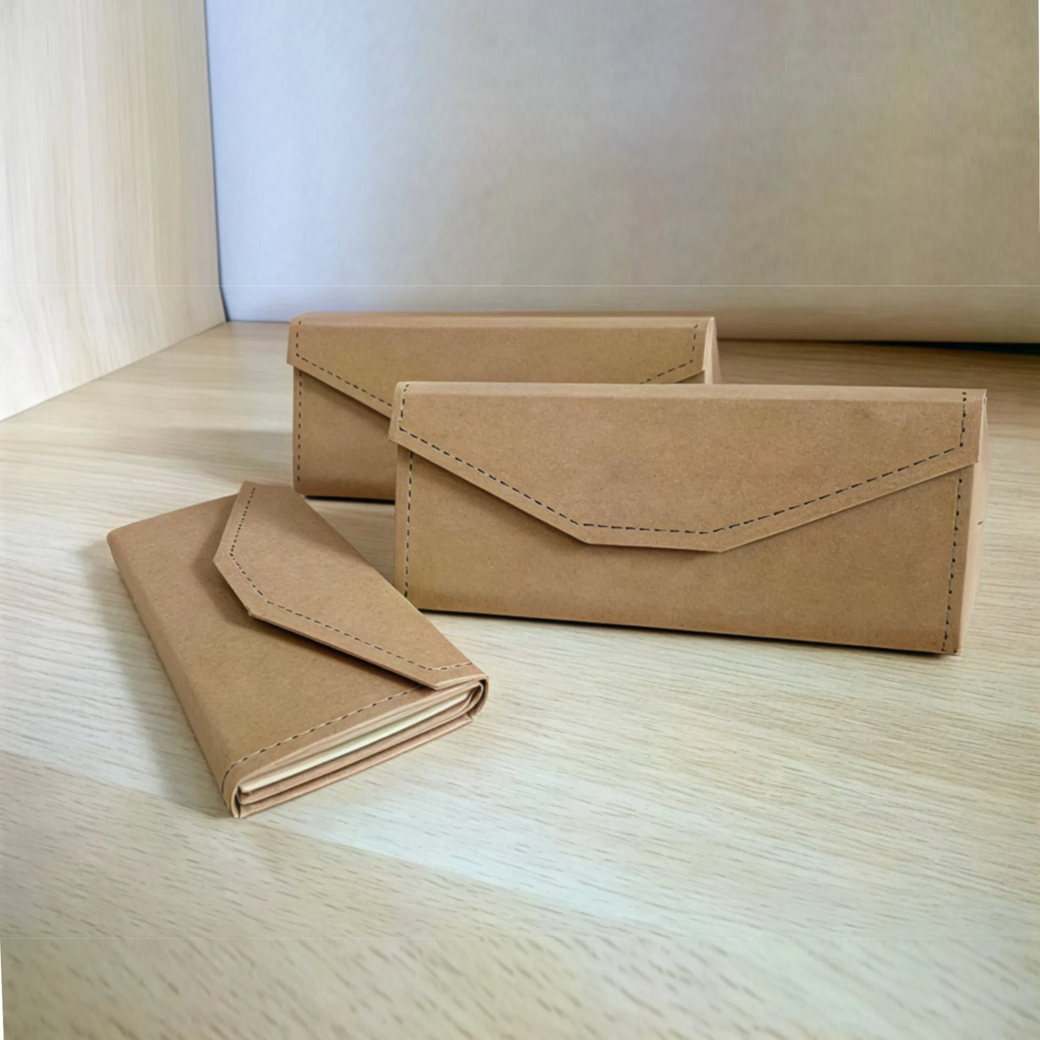 Washable Kraft Paper Vintage Triangular Folding Glasses Case, Suitable for Sunglasses, Portable and Pressure-Resistant.
