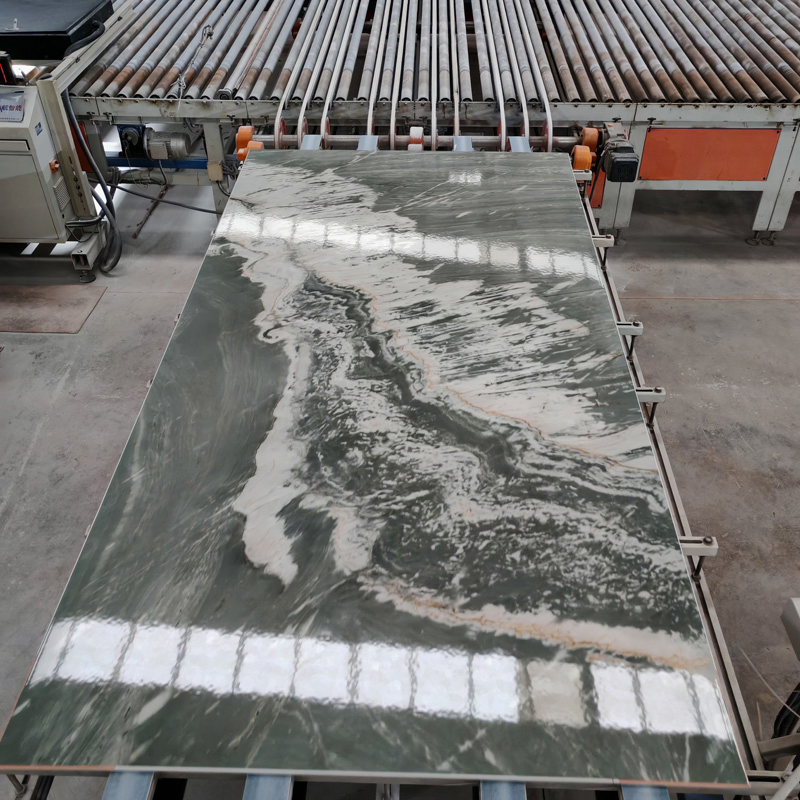 Large Format Tile Verde Maestro Marble Slabs for Dramatic Wall Floor Statements