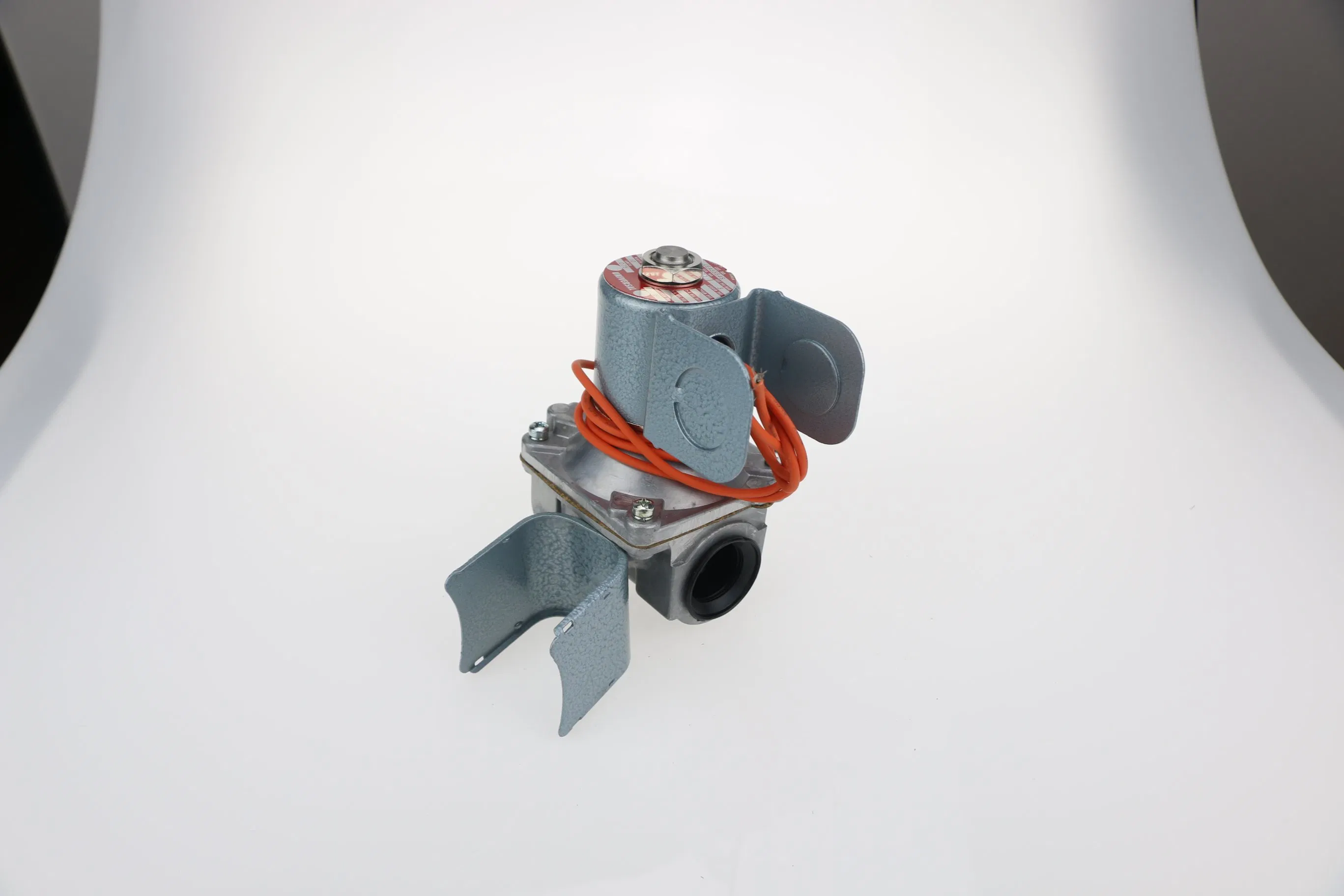 China Factory Directly Supplies Taiwan Universal Gas Solenoid Valve Uea-5574s Shut-off Valve Burner Accessories