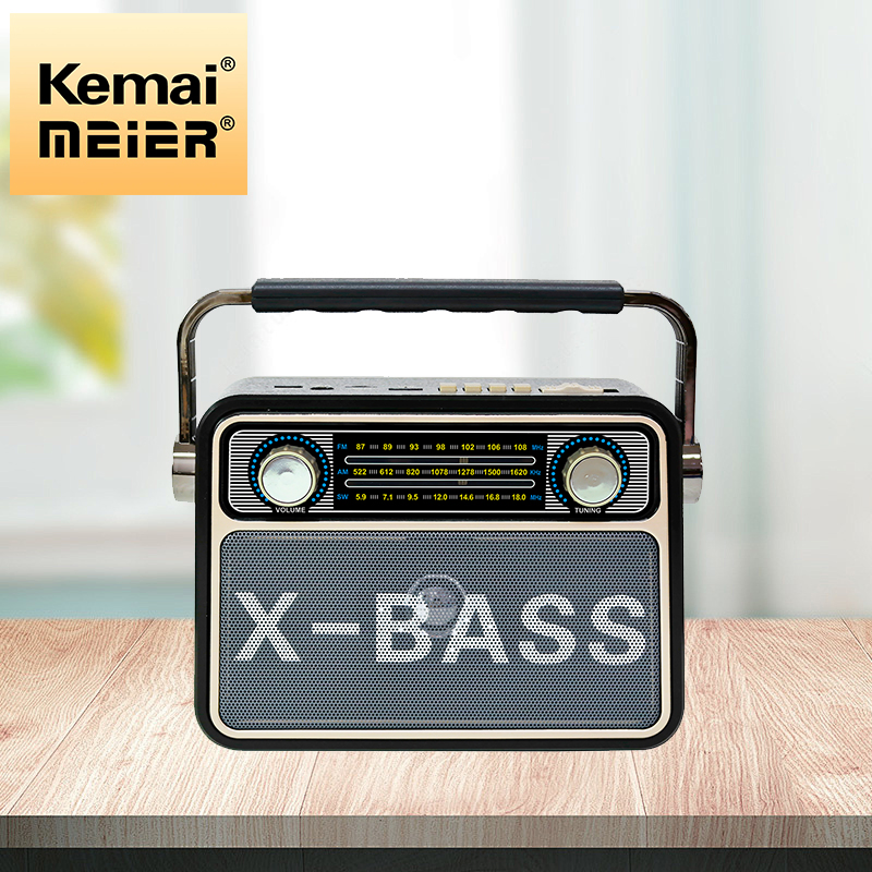 New Good Price Speaker LED Light Solar Panel Retro Emergency Solar Rechargeable Radio