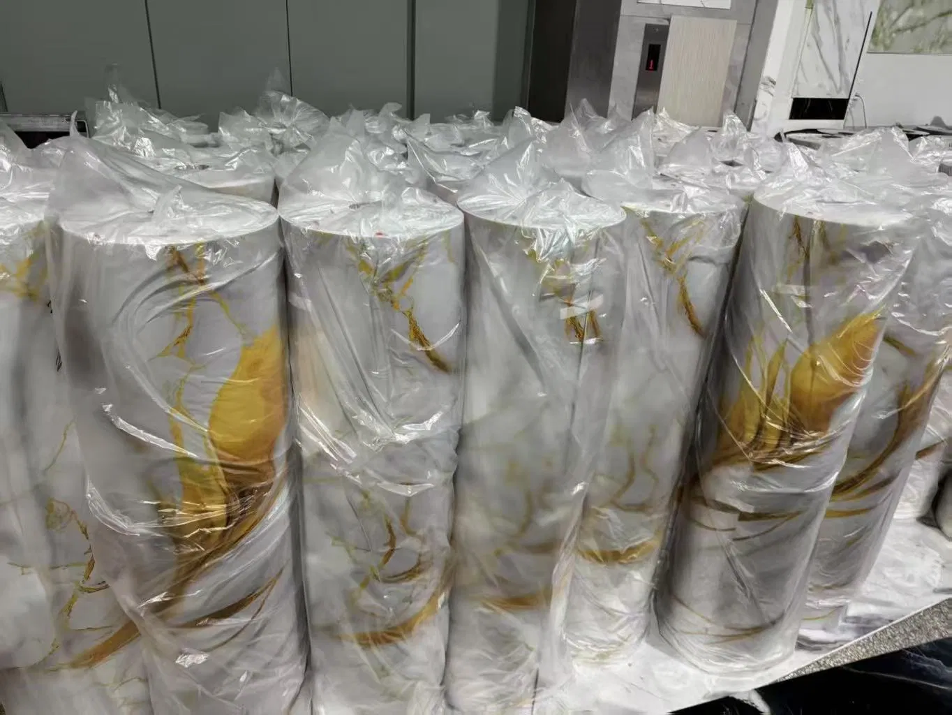 Самоклеящиеся обои ПВХ под мрамор для стен