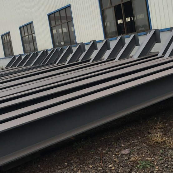 Modern Steel Structure Warehouse with Welded H-Beam Columns