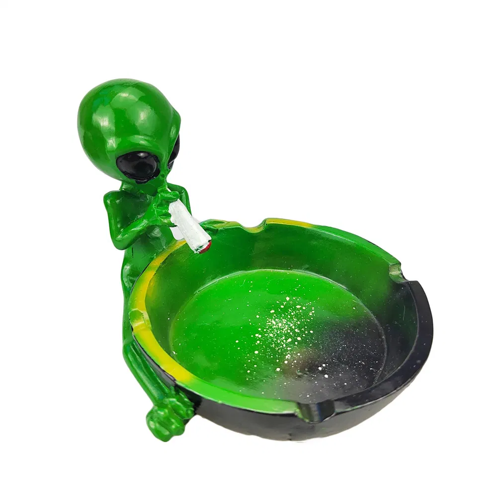 UFO Alien Resin Tobacco Ashtray for Stock