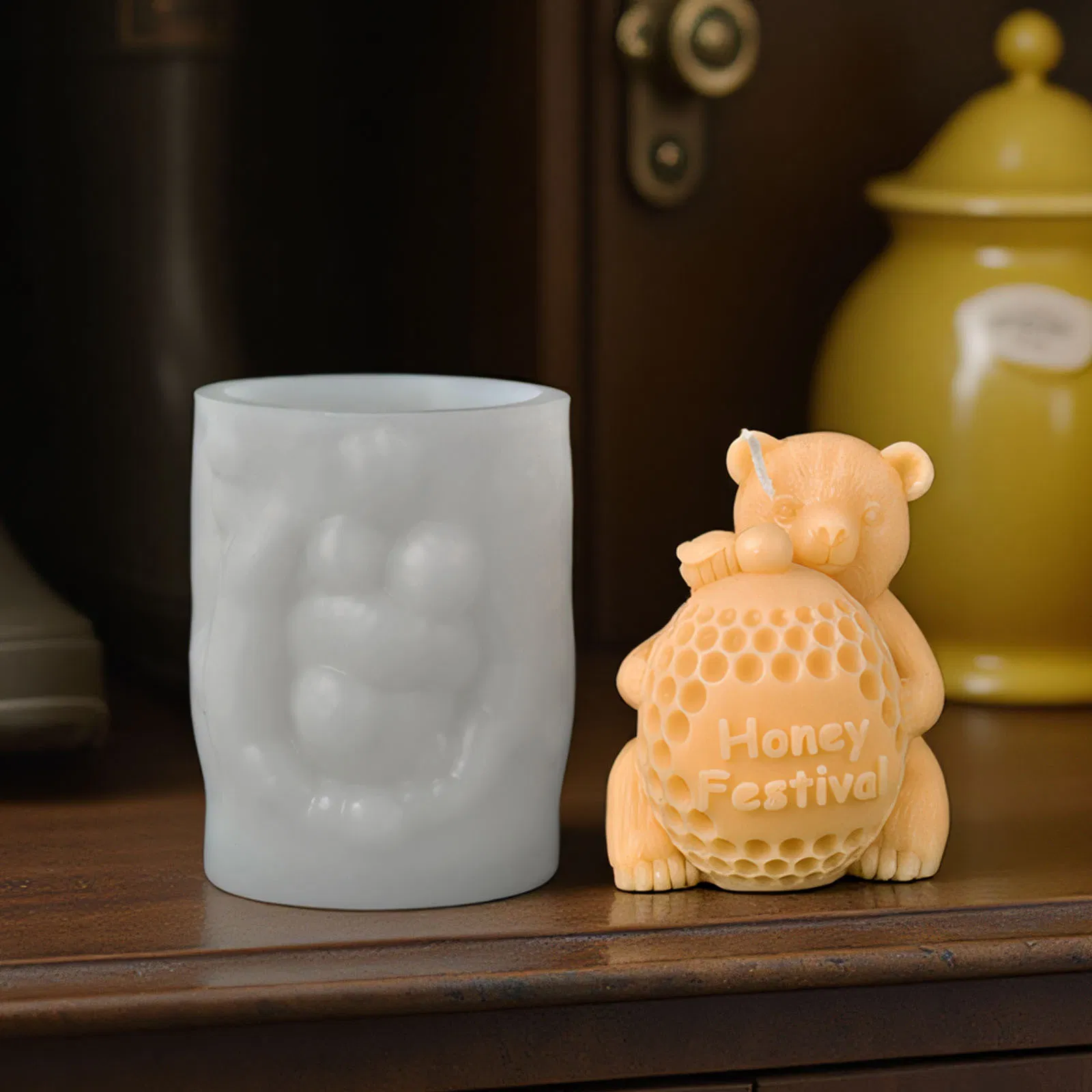 Силиконовая форма для свечи Медведь с сотами 3D