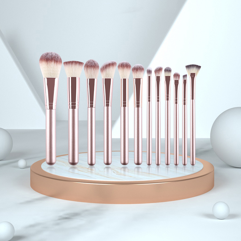 Hot Selling 12PCS Pinceles De Maquillaje Brush Beauty Tool Liquid Powder Cream Blush Concealer Blending Flawless Makeup Brushes Kit