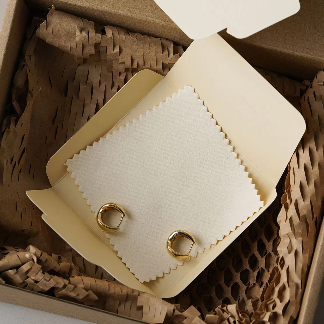 Pandasew Customizable Beige Silver Polishing Cloth Featuring Your Brand Logo for Jewelry Cleaning with Paper Case or Cloth Only