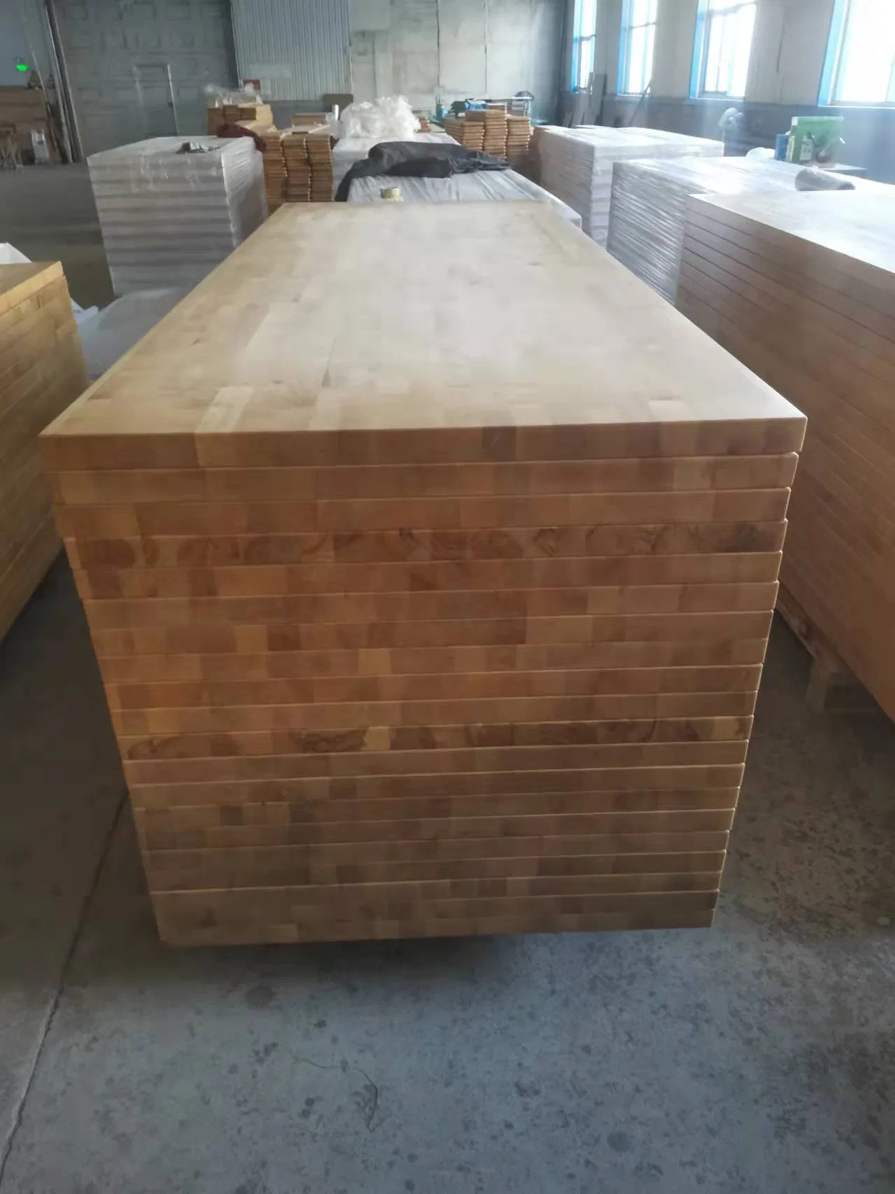 Robust Solid Wood Worktops Kiln-Dried Oak Blend, Smooth Surface for Lasting Stability