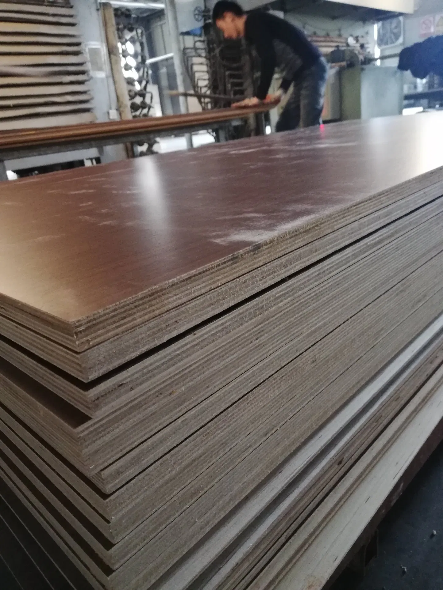 E0/E1 Grade15mm/18mm Melamine Faced Film Plywood Sheet for Furniture
