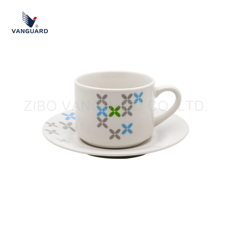 Фарфоровая чашка для кофе эспрессо с блюдцем