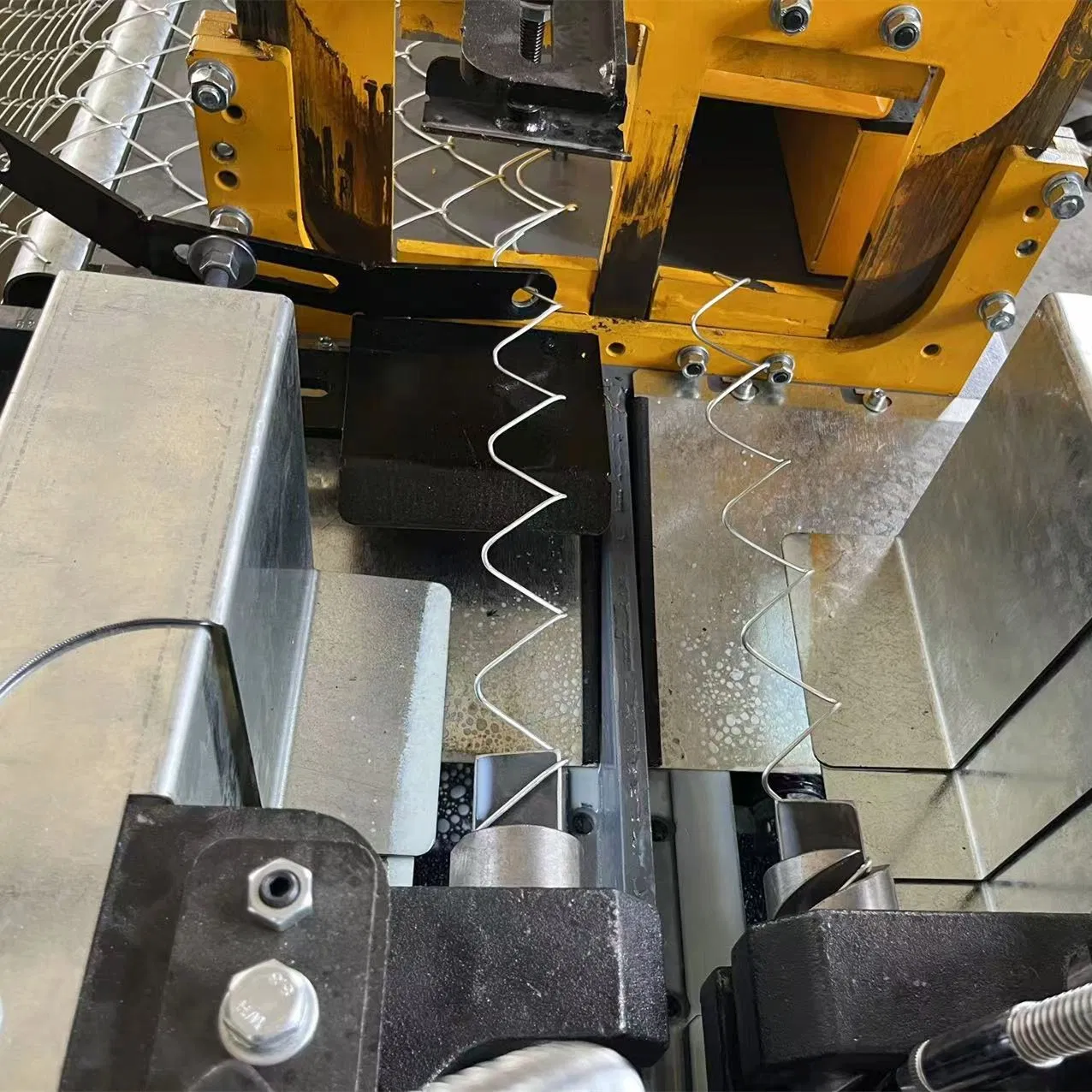 Double Wire Chain Link Fence Making Machine Diamond Mesh Welding Machine Fence Weaving Machine