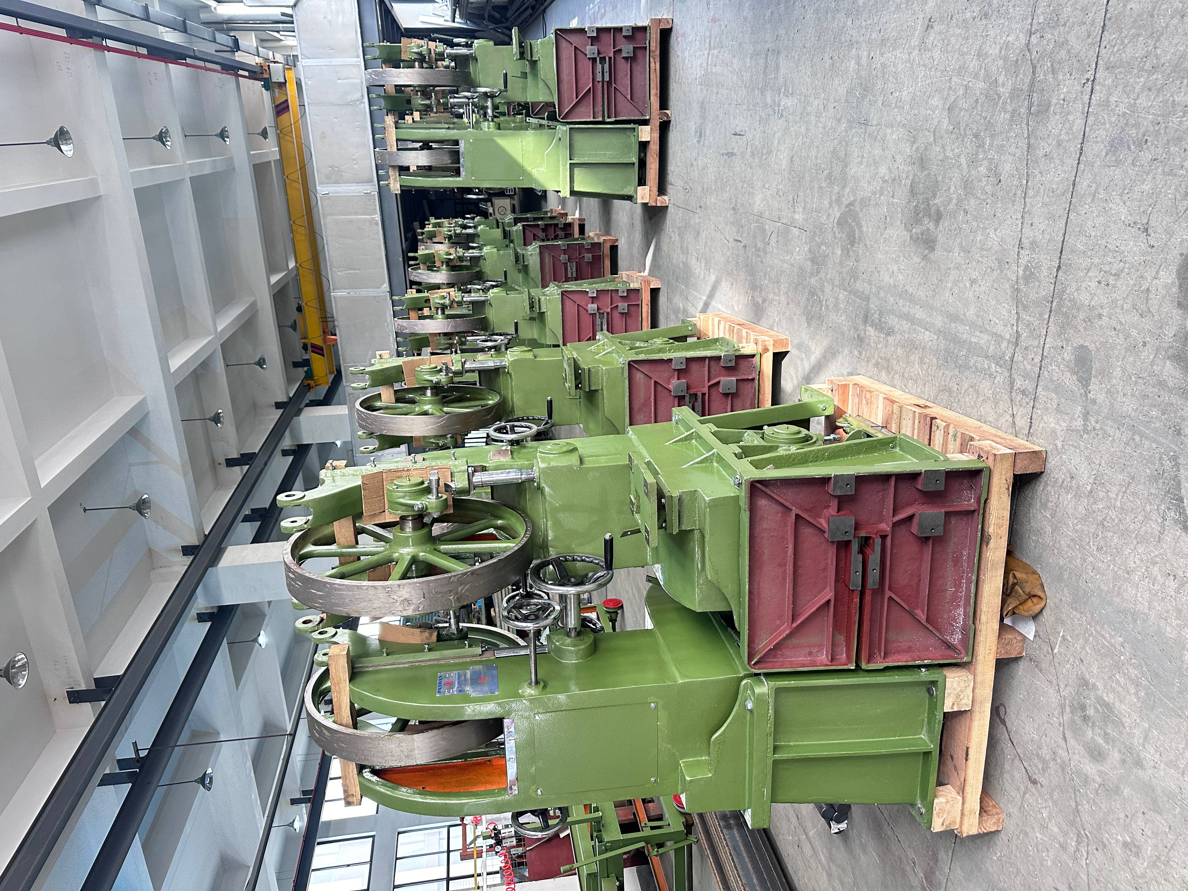 Ленточная пила по дереву вертикальная для деревообработки