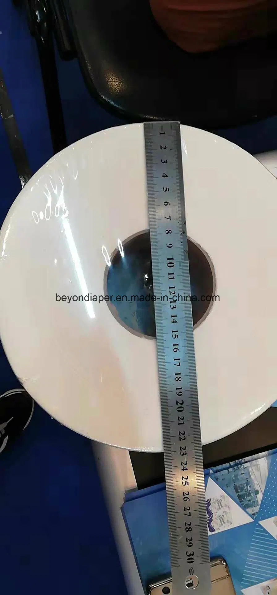 China Soft Toilet Paper 3 Ply/4ply Ultra Soft Bathroom Rolls Toilet Paper for Sale