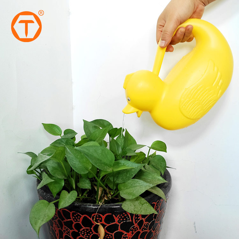 Cheap Mini Lightweight Kids Animal Water Can Small Baby Garden Plastic Watering Can for Indoor Outdoor Plants