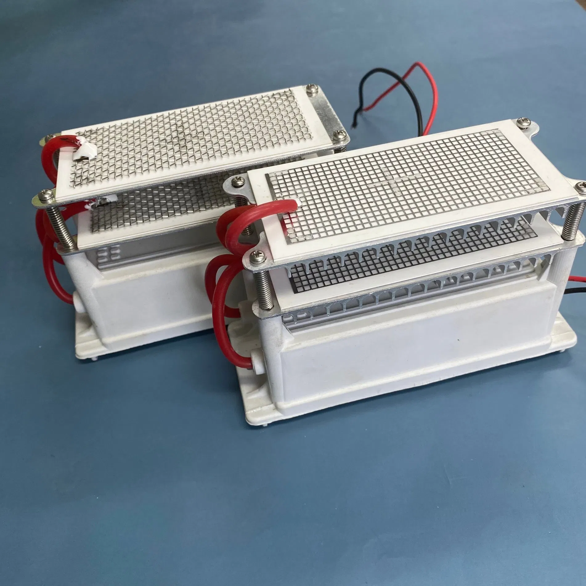 Industrial International Standard 110V 5g/H Ozone Ceramic Sterilizing Purifier Generator