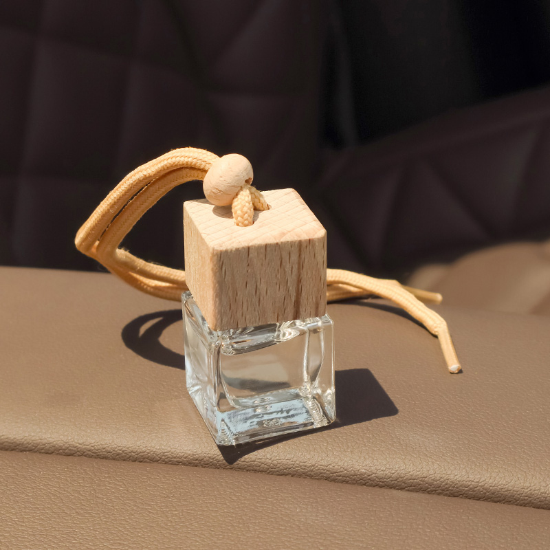 Chic Car Perfume - Elegant Hanging Air Freshener for Stylish Spaces