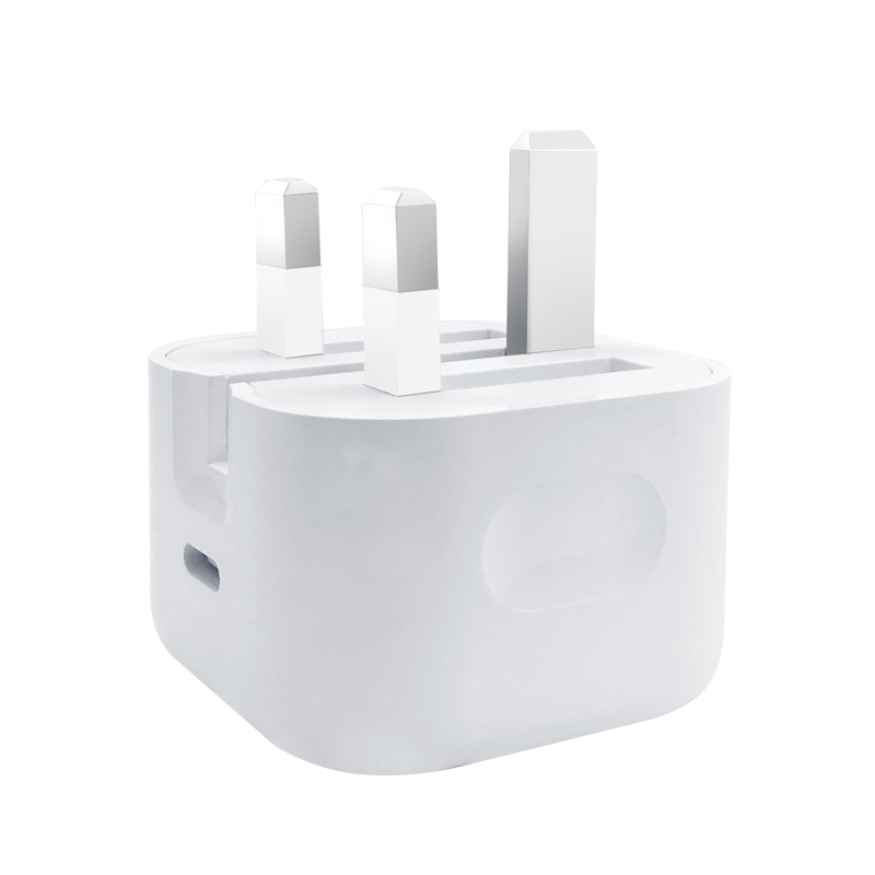 Hot Sell Universal UK Socket Fast Charging for Phone Chargers Pd 20W USB-C Power Adapater