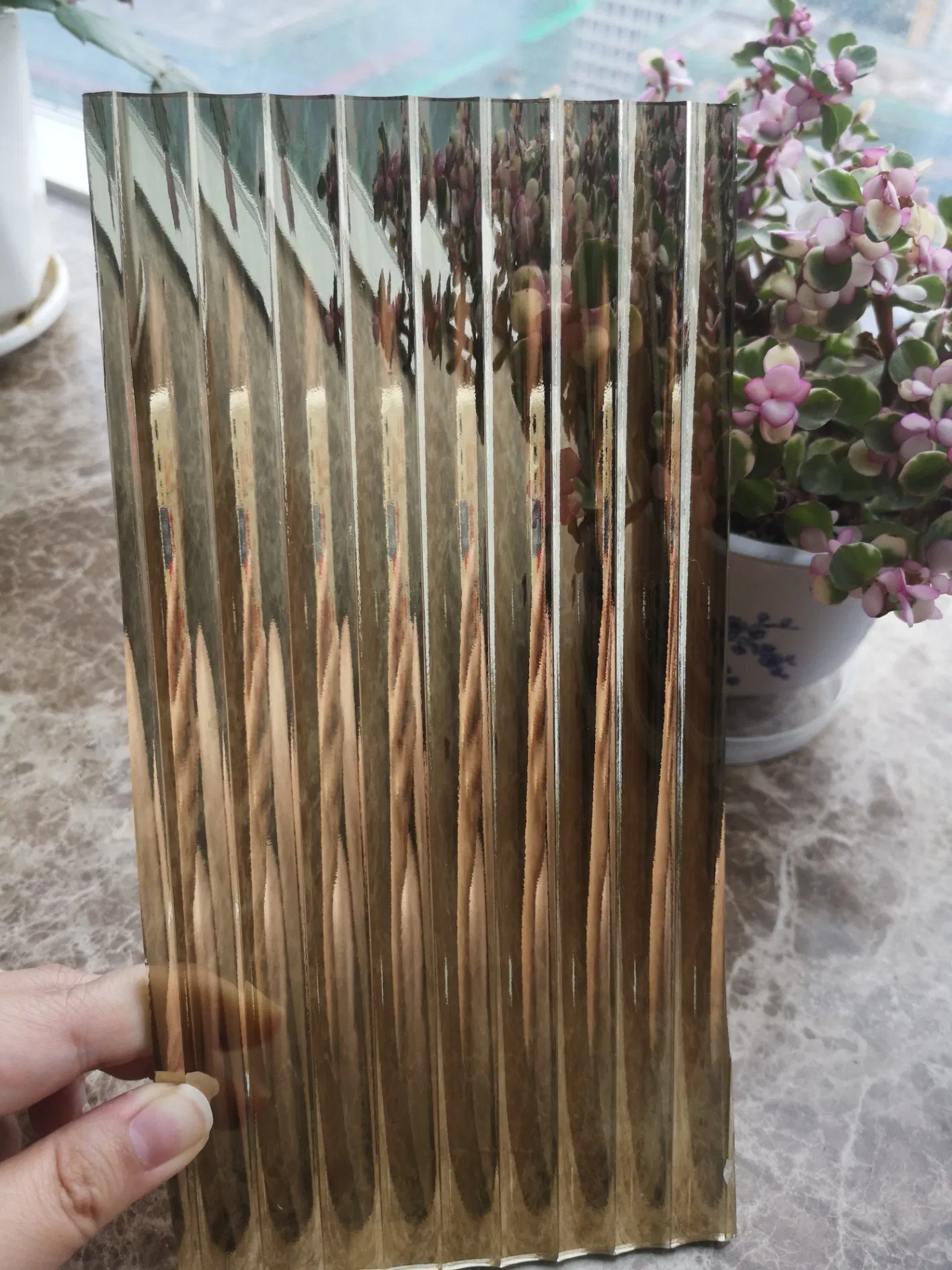 Ggg Clear/Extra Clear/Crystal Clear/Bronze/Pink/Golden/Pink/Blue/Grey Tinted Moru//Flutelite-B Patterned, Figured, Rolled Glass for Interior Decoration