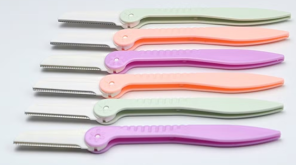 Precision Stainless Steel Eyebrow Trimmer with Ergonomic Foldable Handle