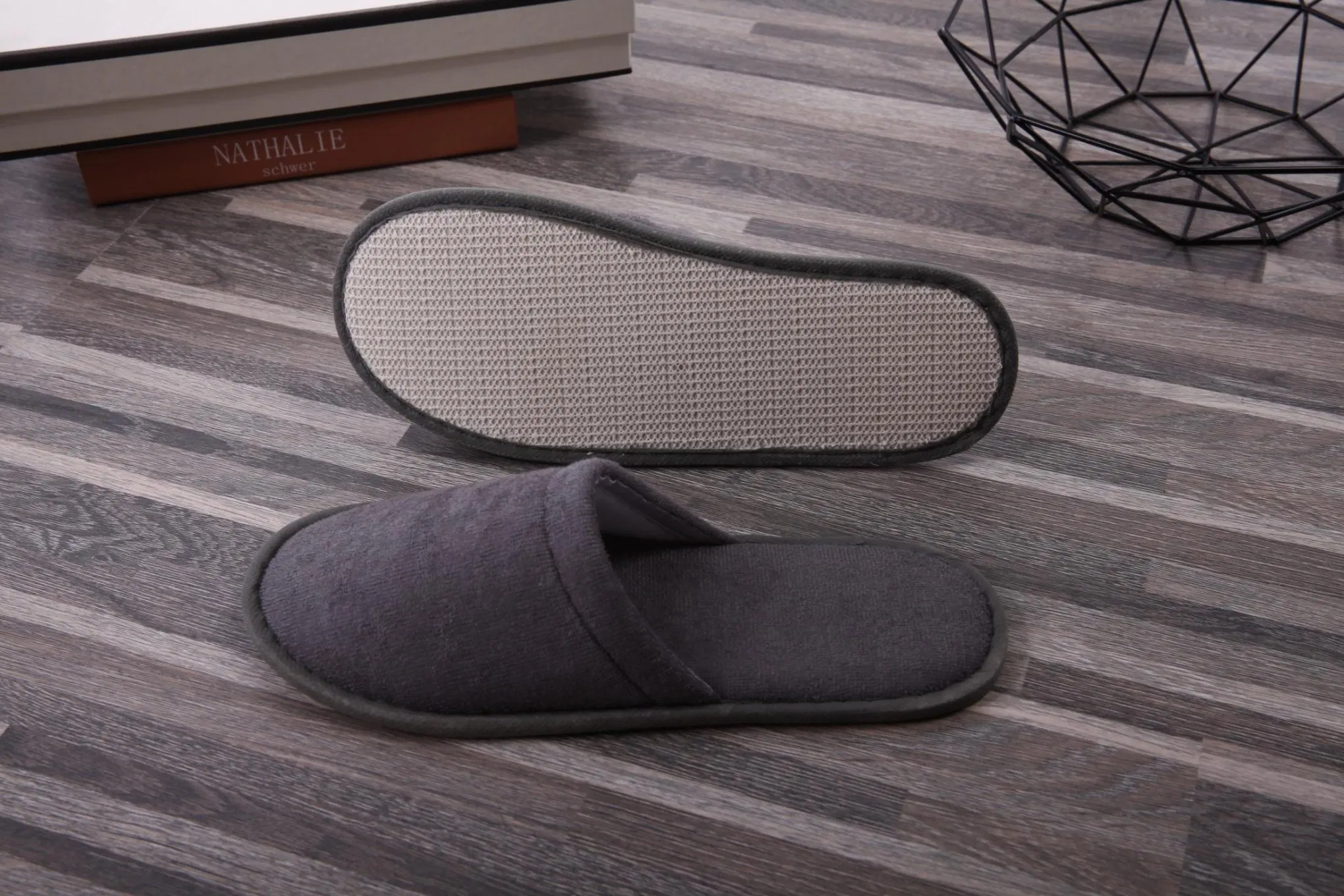 Cheap But Comfortable Fleece Slipper for Hotel SPA and Home Usage (JRD724)
